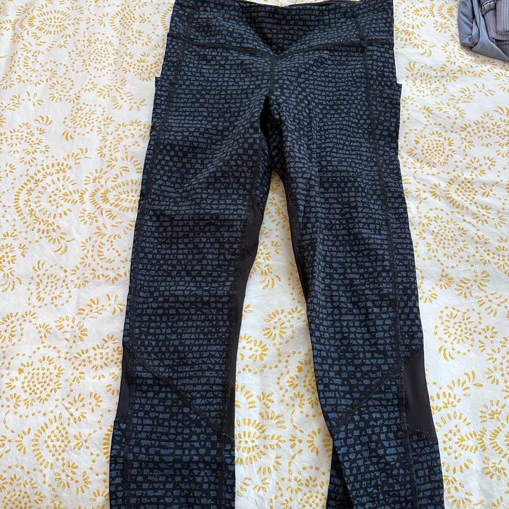 Lululemon blue black leggings